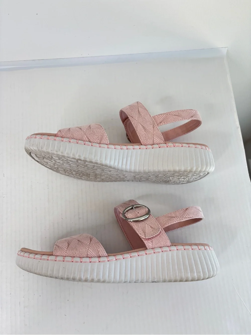 Skechers Wilshire BLVD-Illusion of Love Wedge Sandal Womens Sz 8 Pink Slingback